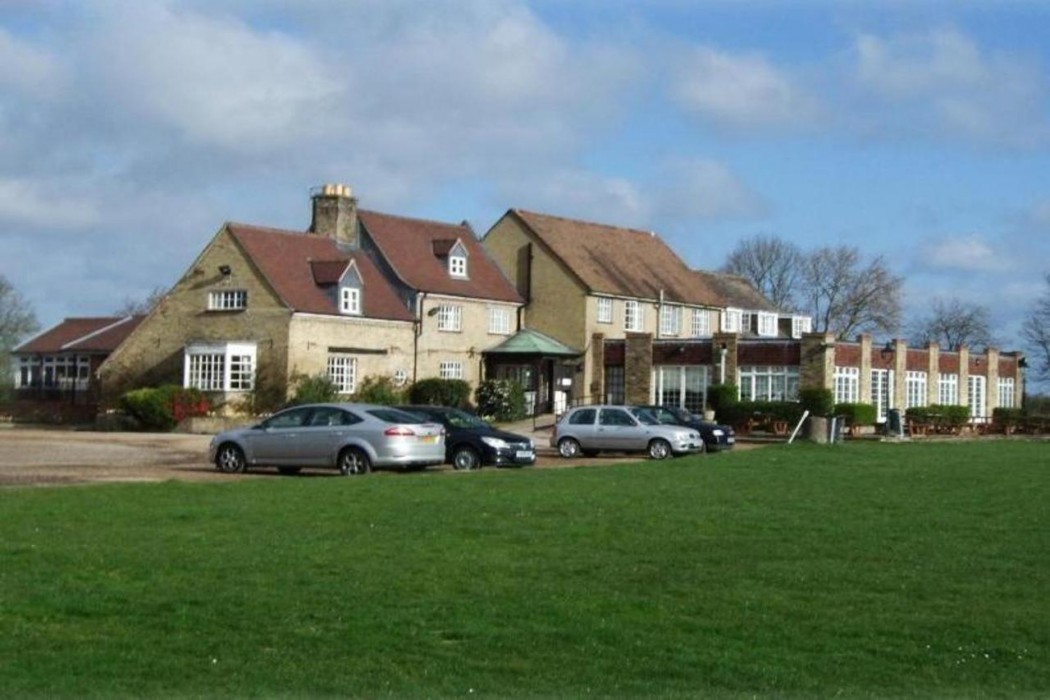 Pike and Eel Hotel and Marina 1/47