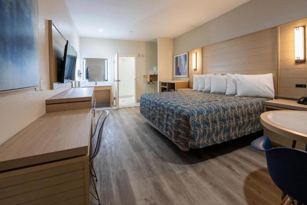 Palace Inn Blue IAH East 8/15