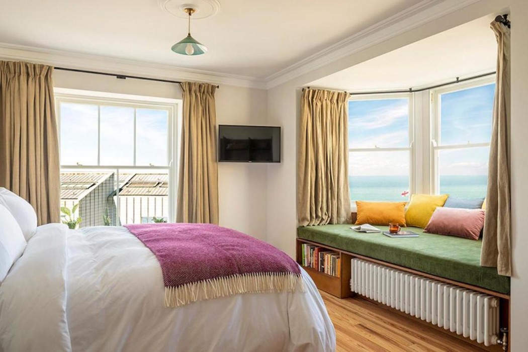 Fort Road Hotel 7/40