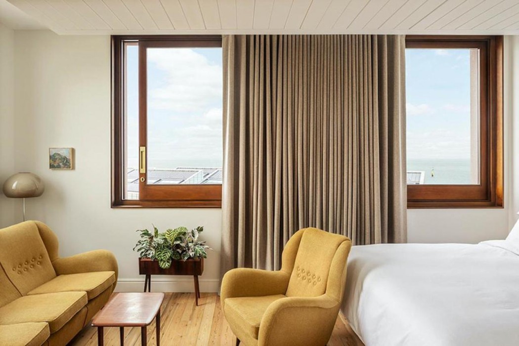Fort Road Hotel 10/40