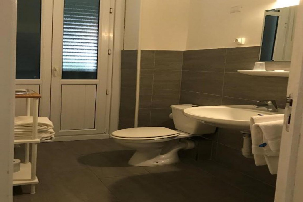 Azur Hotel 11/59