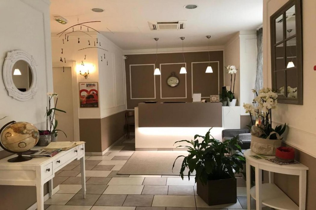 Azur Hotel 3/59