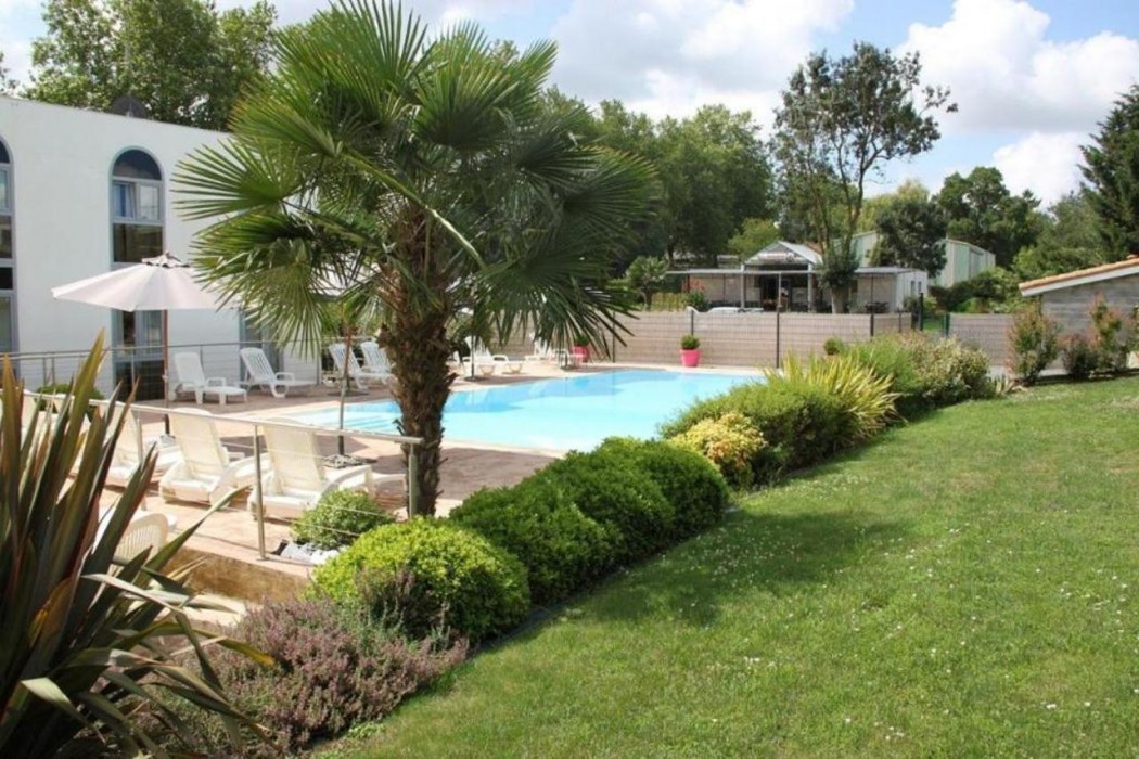 Agape Hotel Niort- Bessines 26/50