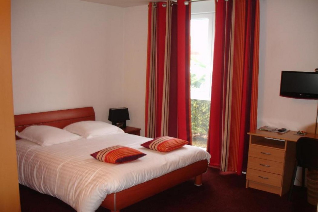 Agape Hotel Niort- Bessines 10/50