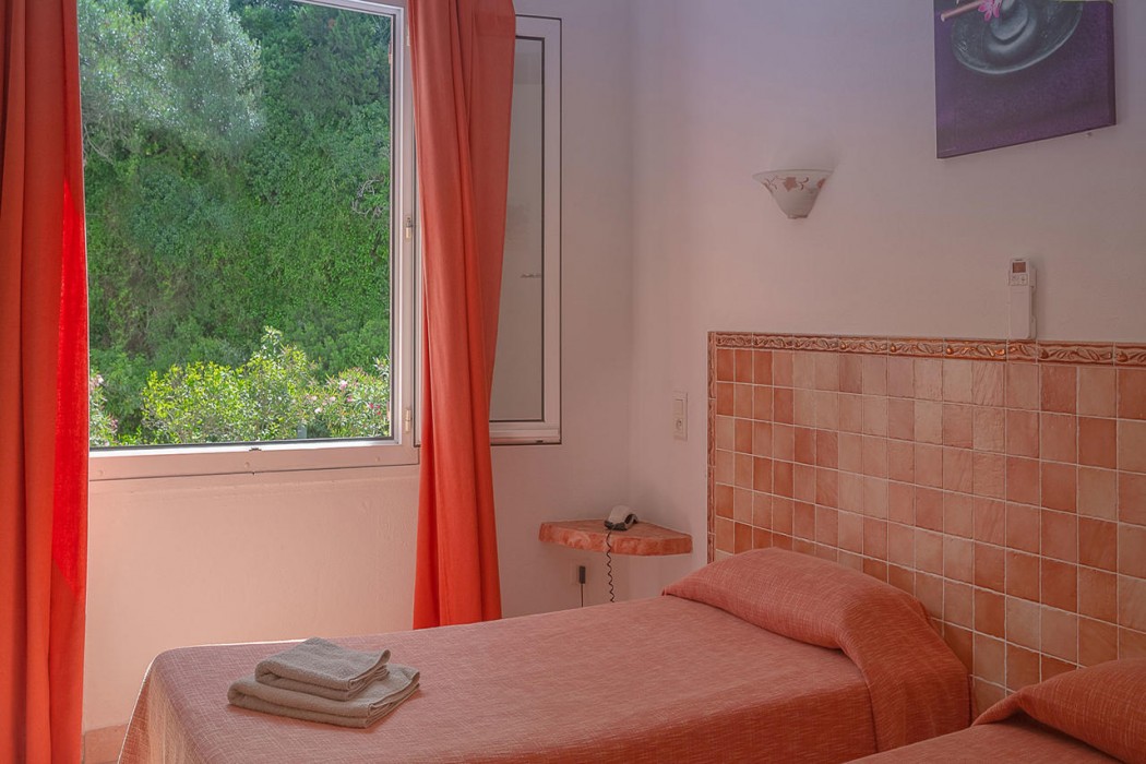 Hotel des Etrangers 7/15
