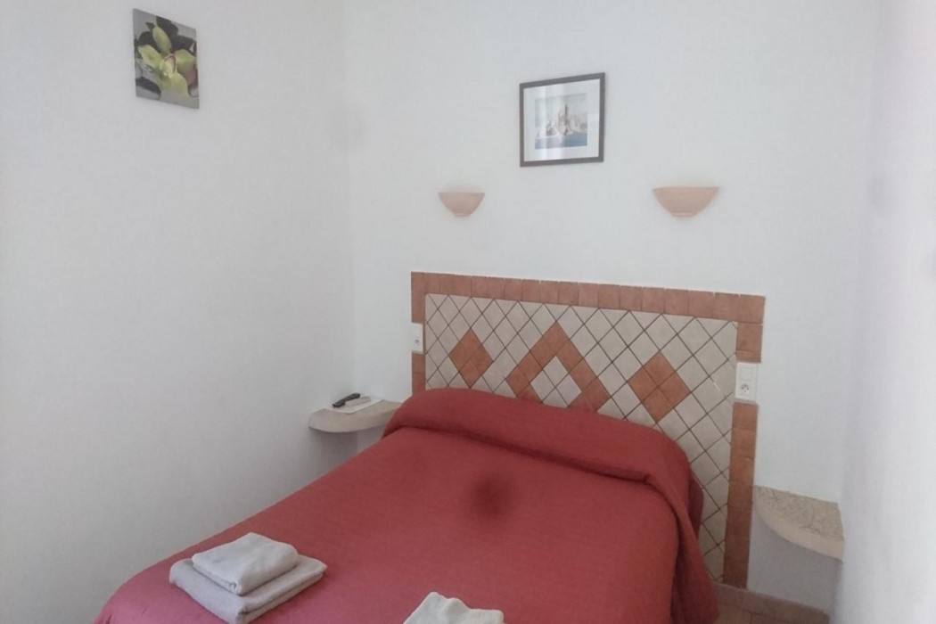 Hotel des Etrangers 6/15
