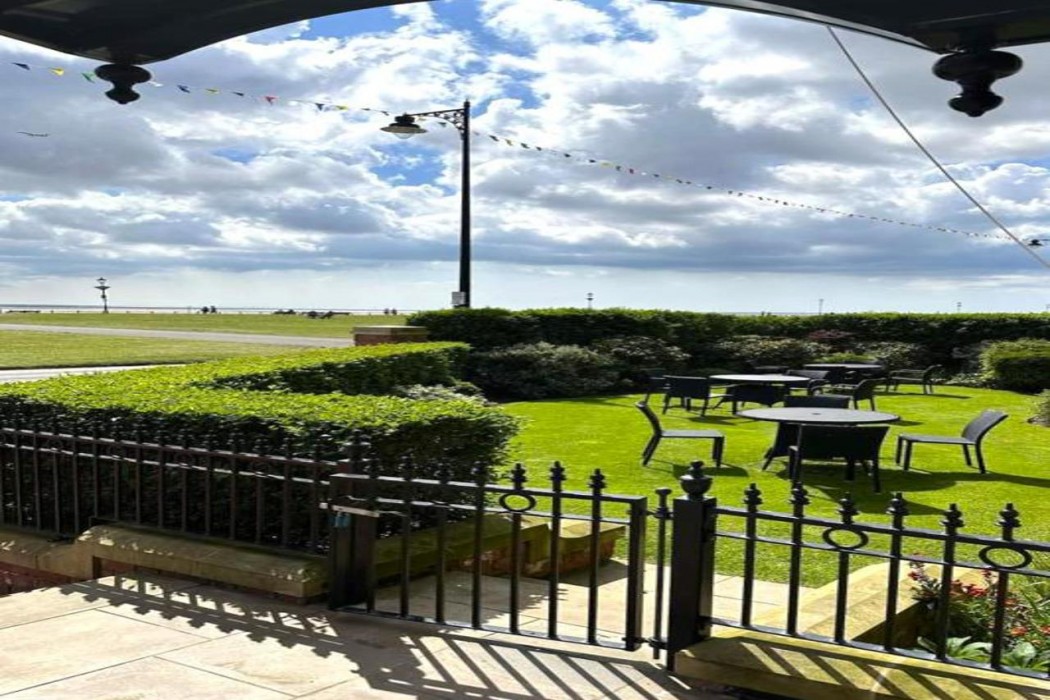 Clifton Arms Hotel 8/58