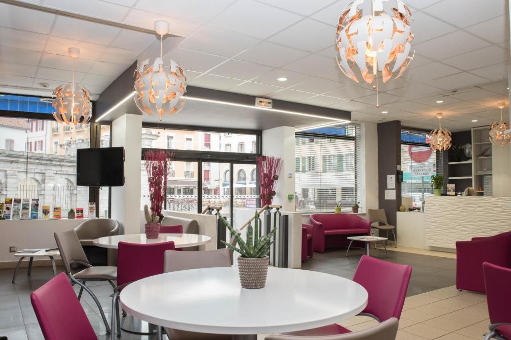 Hotel Bains Sarrailh 33/63