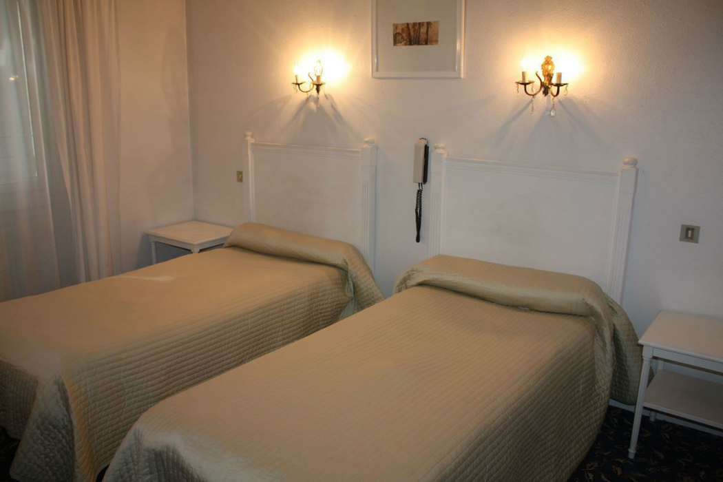 Hotel Victor Hugo 5/29
