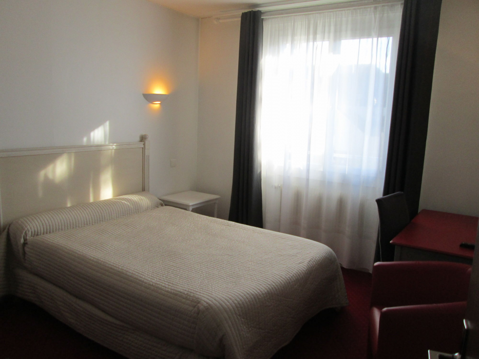 Hotel Victor Hugo 8/29
