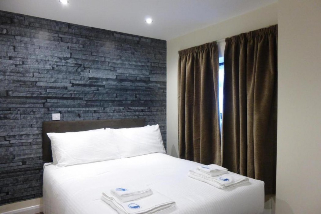 Dreams Hotel 4/56