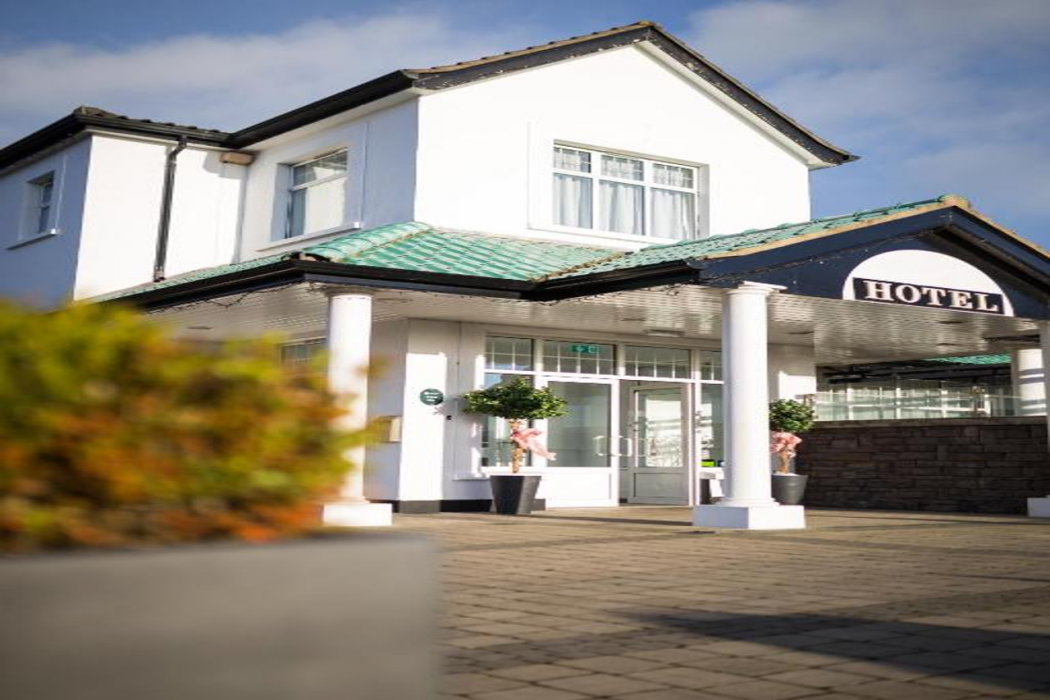 Ivanhoe Inn and Hotel 1/5