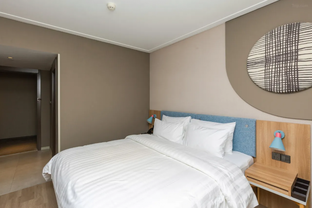 Home Inn (Renmin Road, Guanqian Street, Suzhou) 5/8