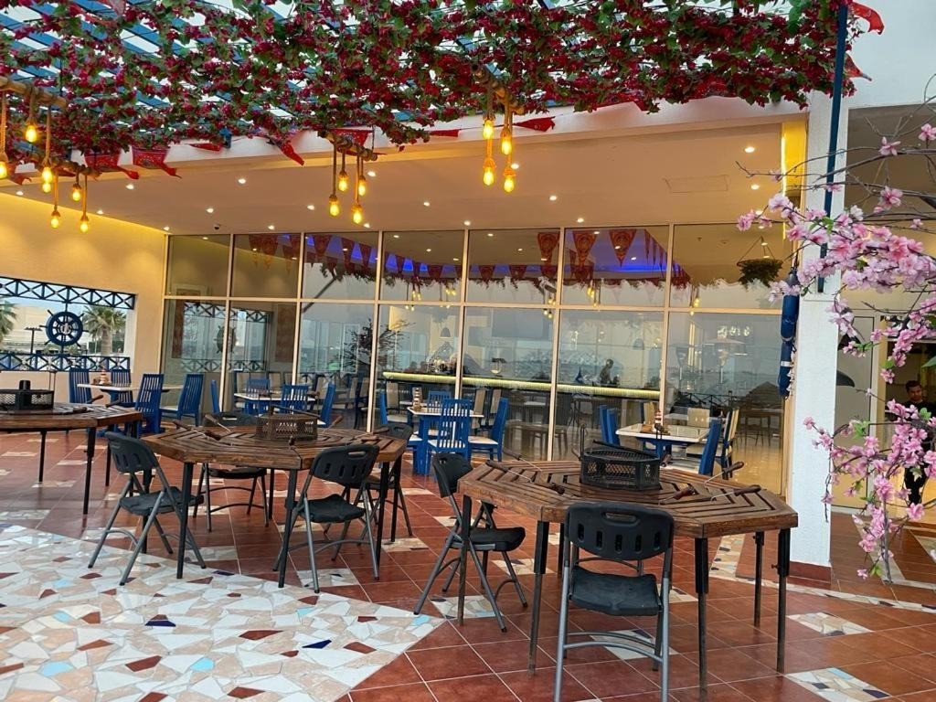 منتجع شاطئ النخيل(Palm Beach Resort) 41/73