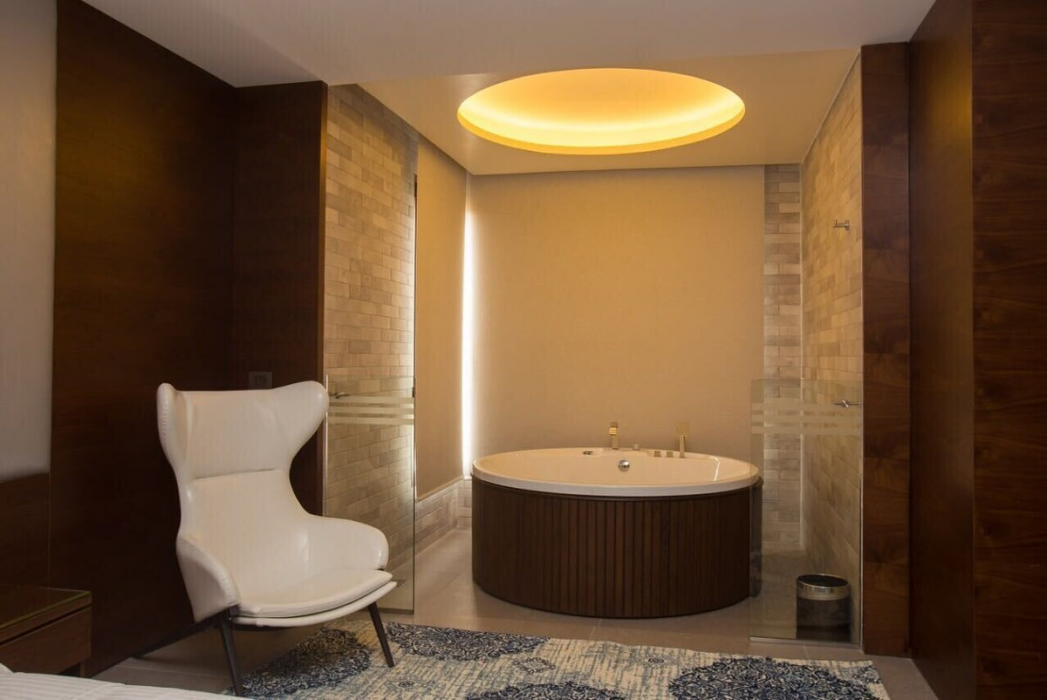 Opera Hotel 12/40