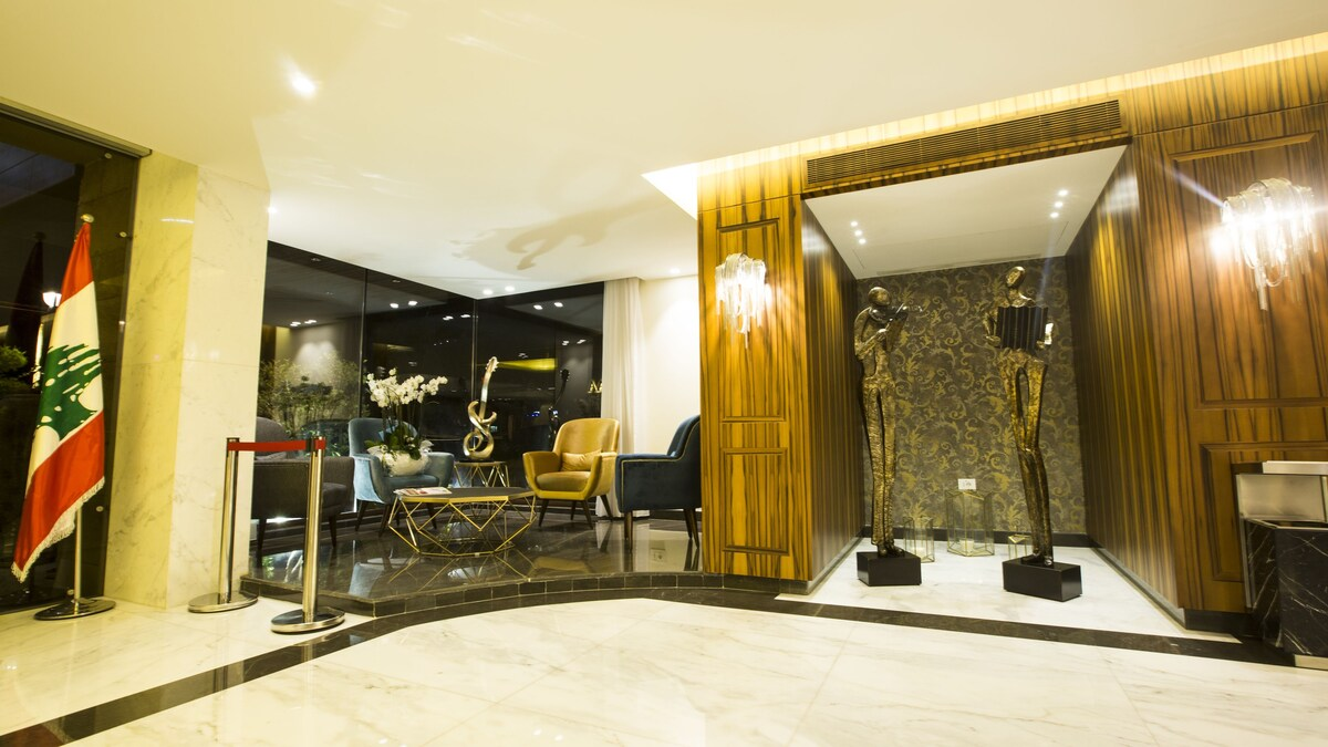 Opera Hotel 6/40