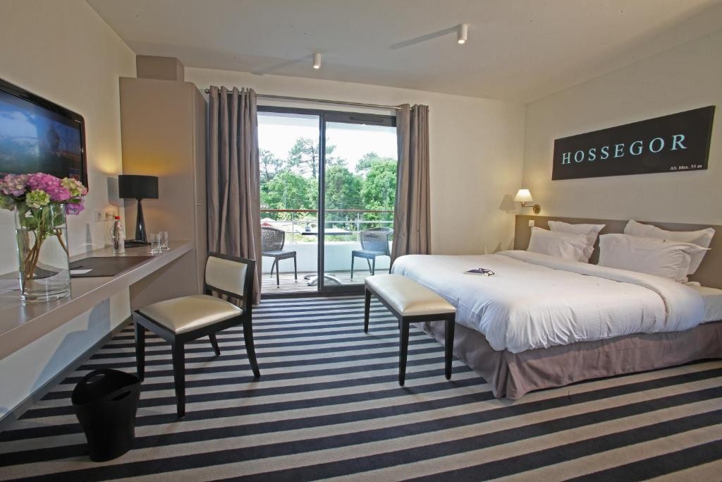 Hotel 202 13/47