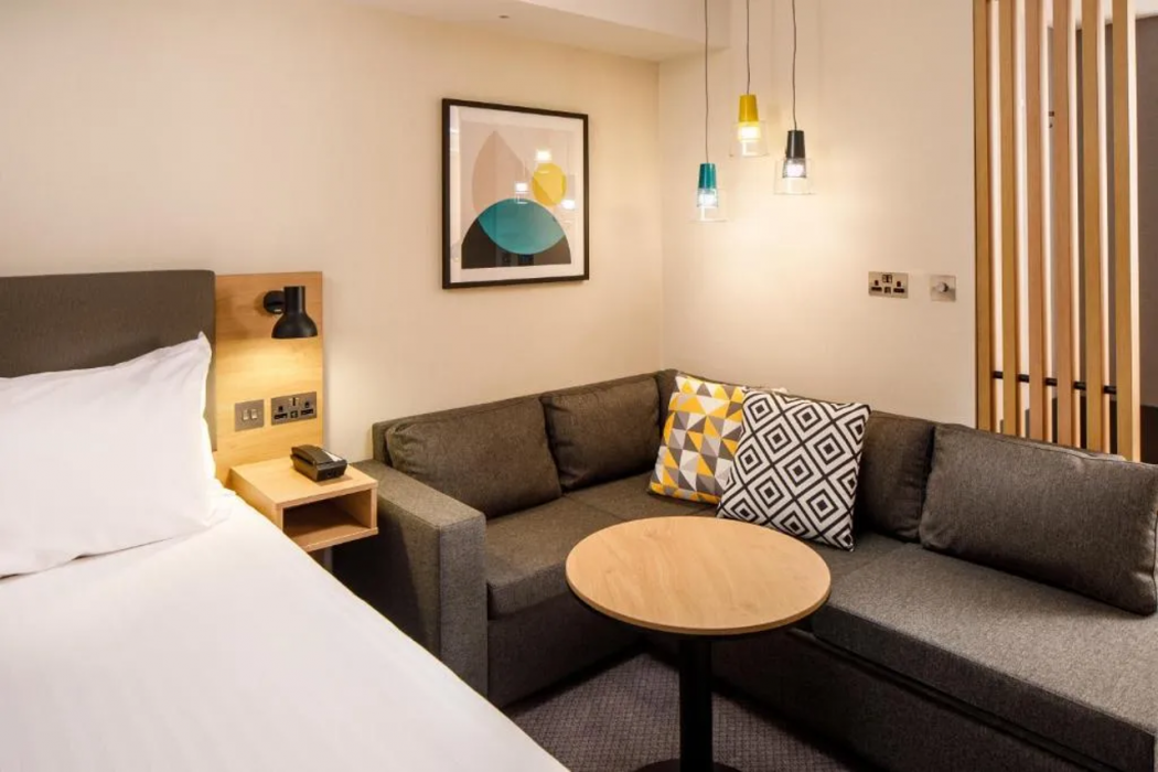 Holiday Inn Manchester Airport, an IHG Hotel 11/63