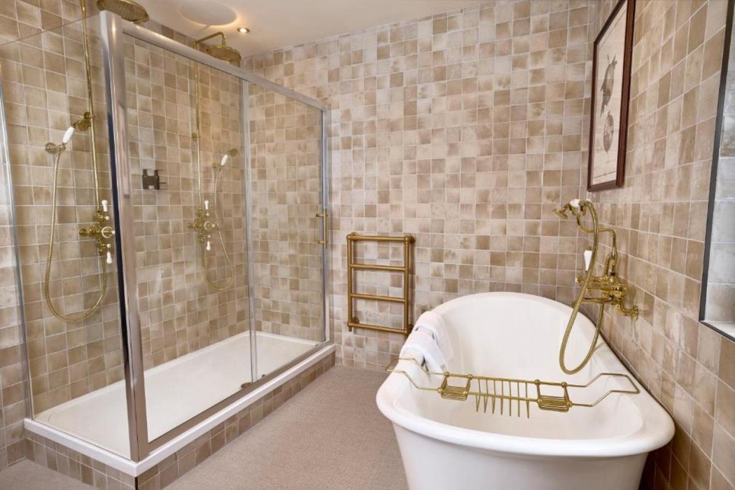 Salisbury Arms Hotel 12/54