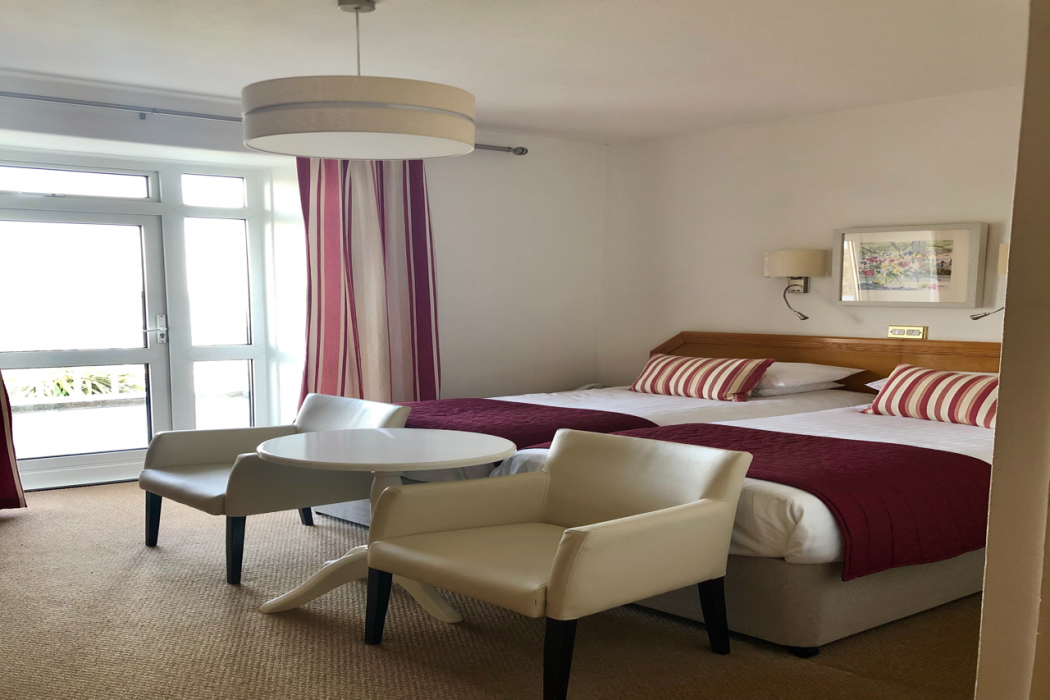 Commodore Hotel 4/42