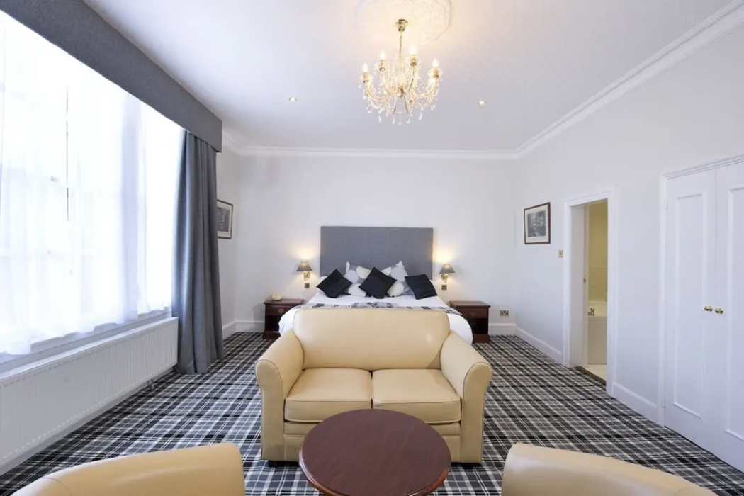 Royal George Hotel 7/46