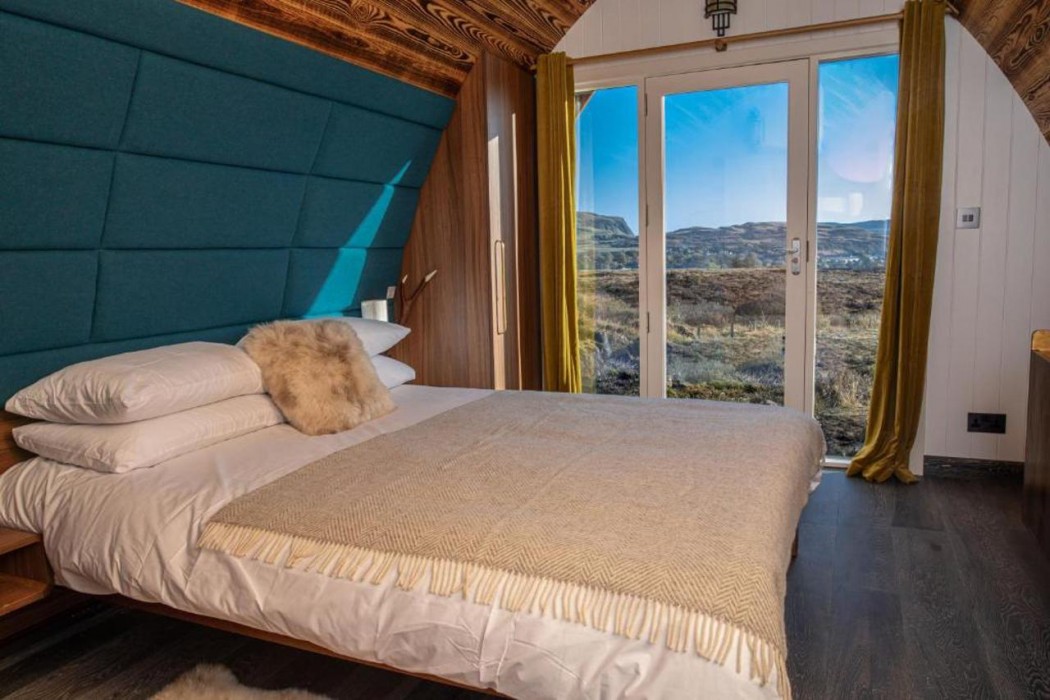 Bracken Hide Hotel 12/47