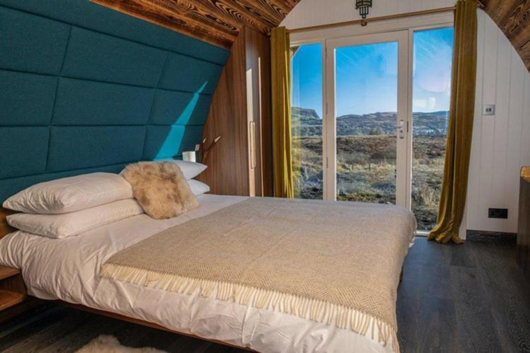 Bracken Hide Hotel 9/47