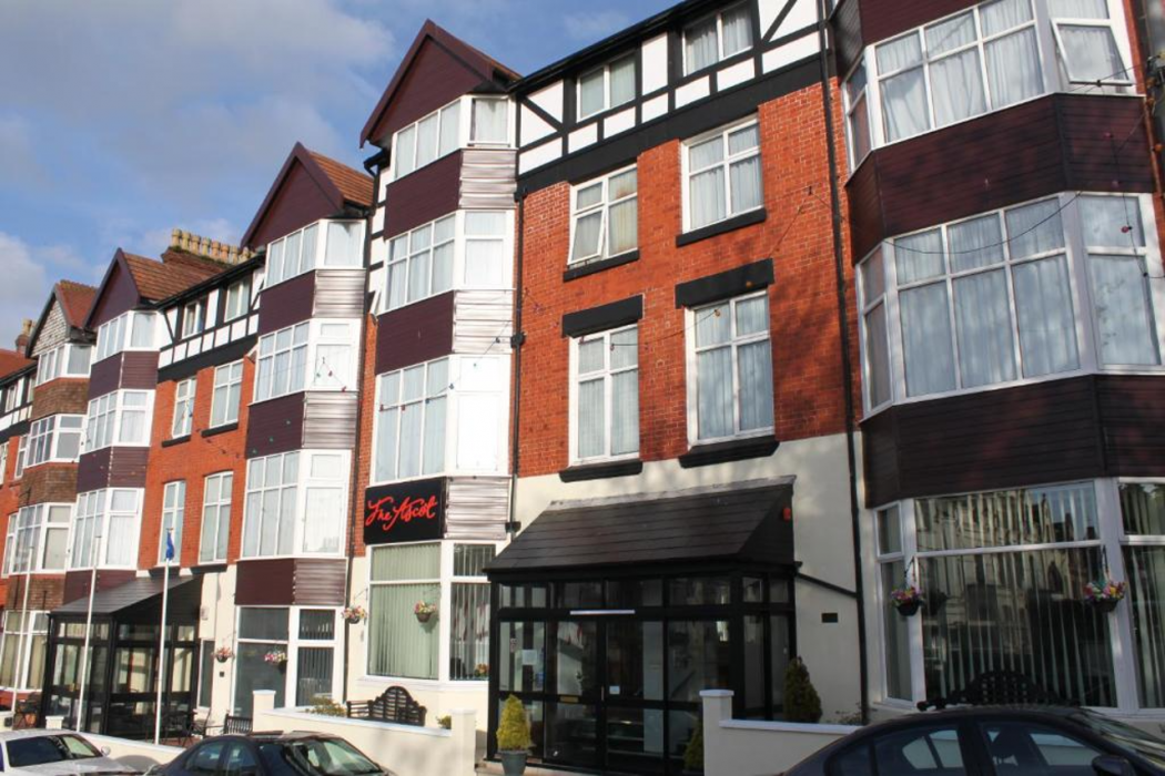 Ascot Hotel 1/50