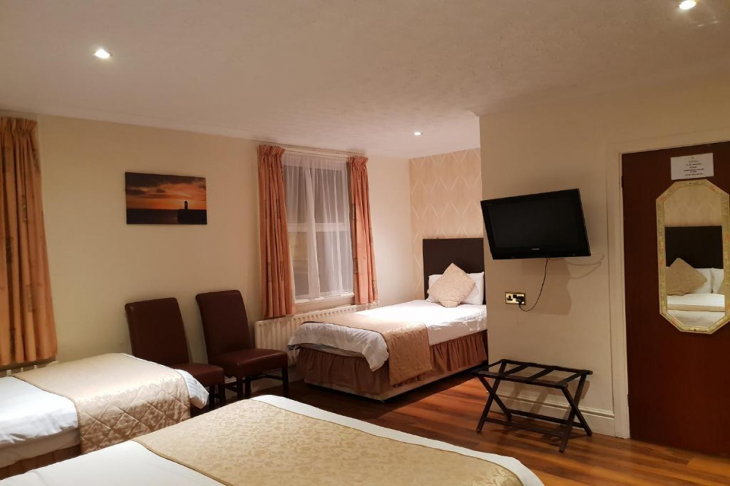 Ascot Hotel 11/50