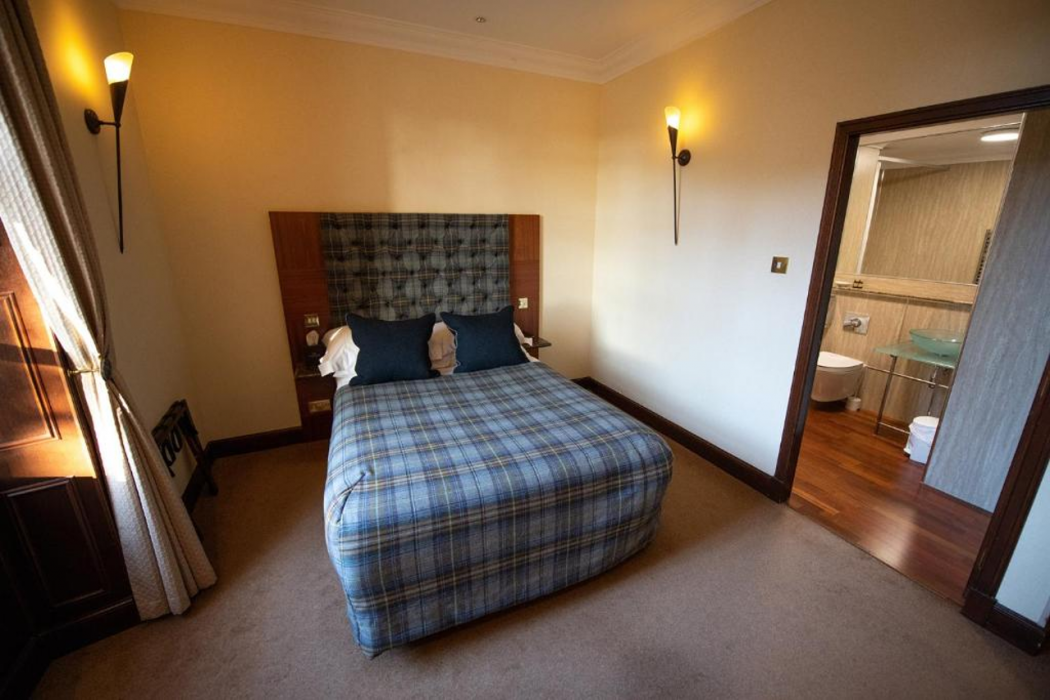The Mansefield Hotel 14/59