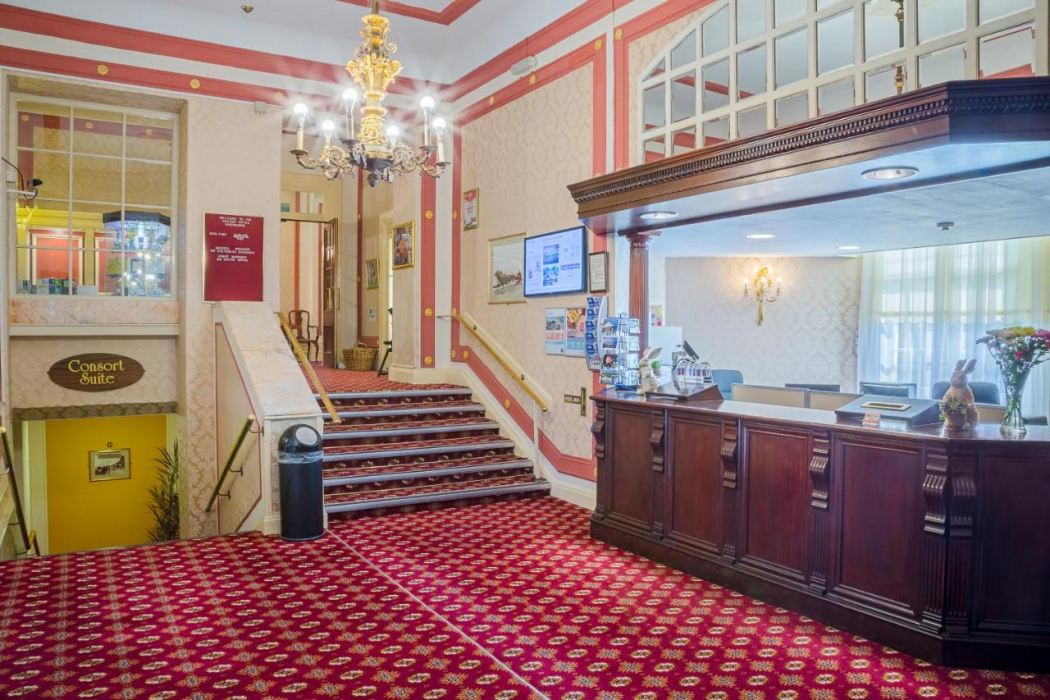 Queens Hotel 4/23