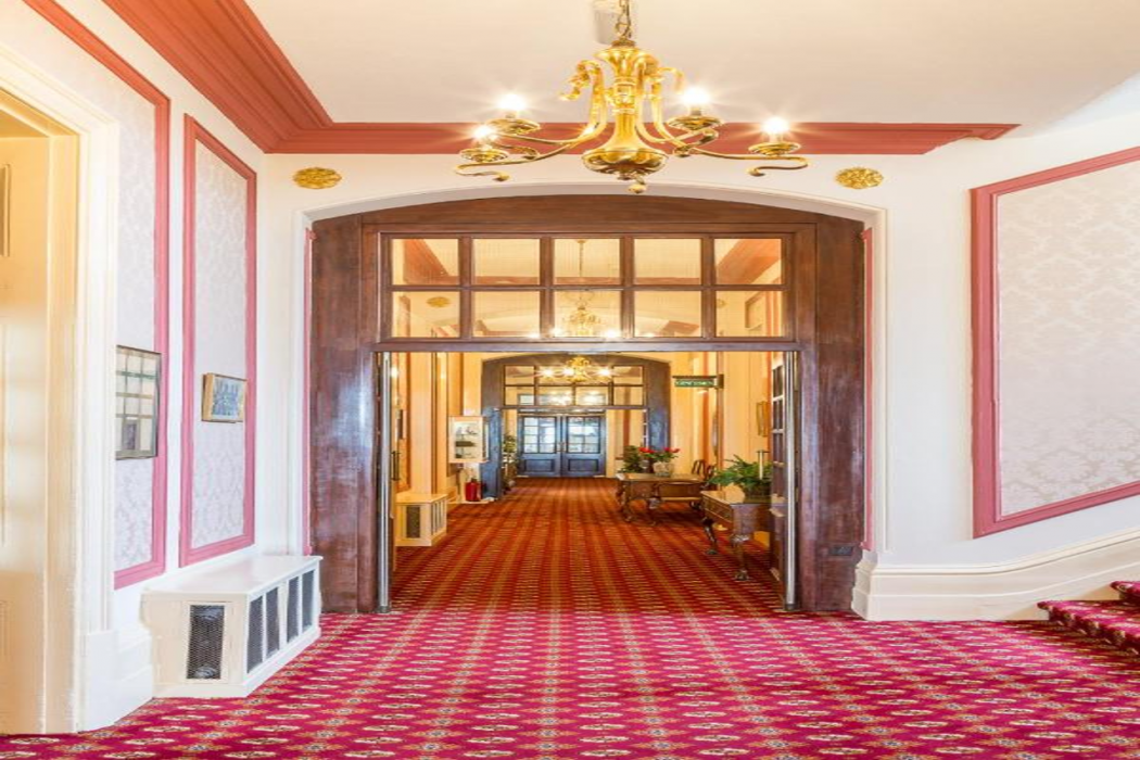 Queens Hotel 3/23