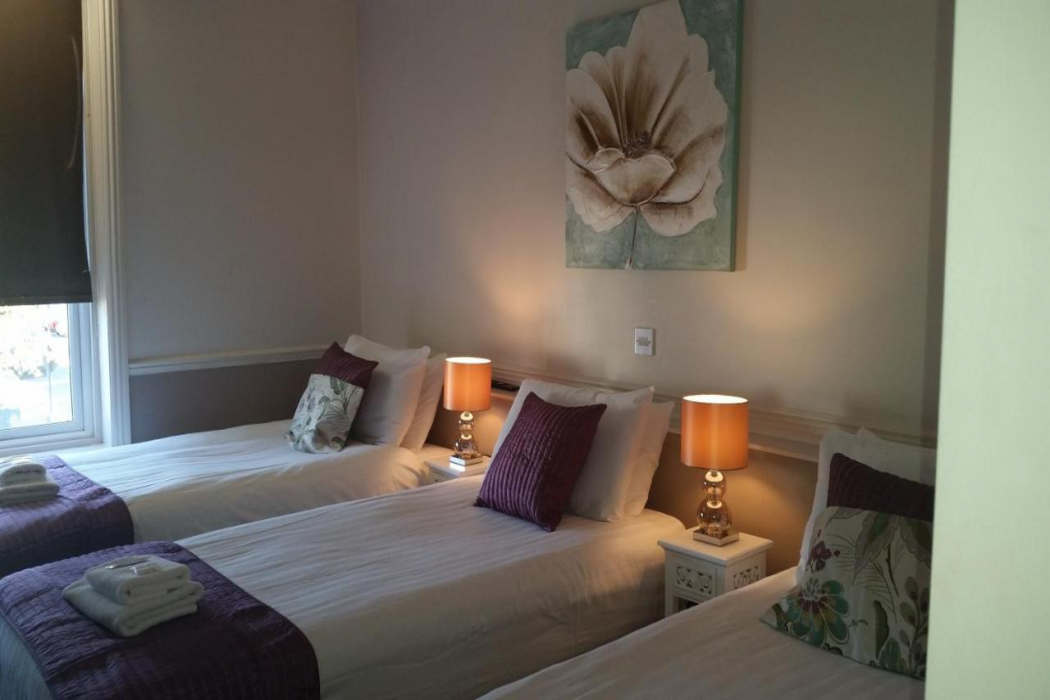 Holtwhites Hotel 11/57
