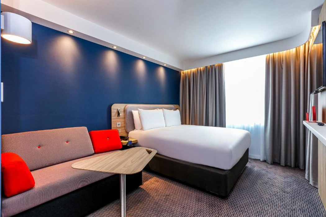 Holiday Inn Express Fleet, an IHG Hotel 8/28