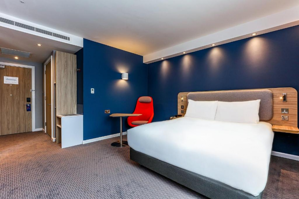 Holiday Inn Express Fleet, an IHG Hotel 10/28