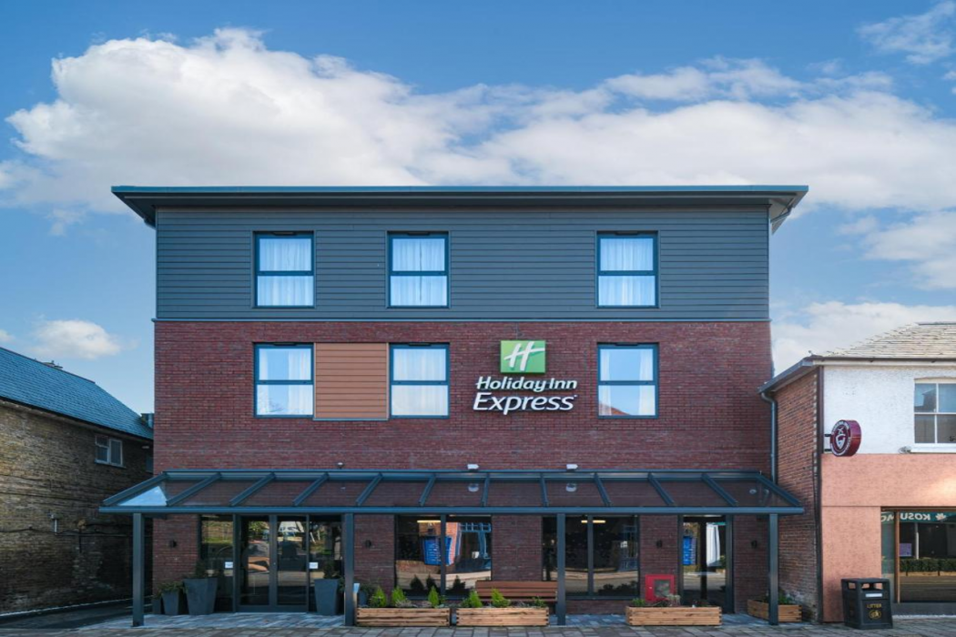Holiday Inn Express Fleet, an IHG Hotel 1/28