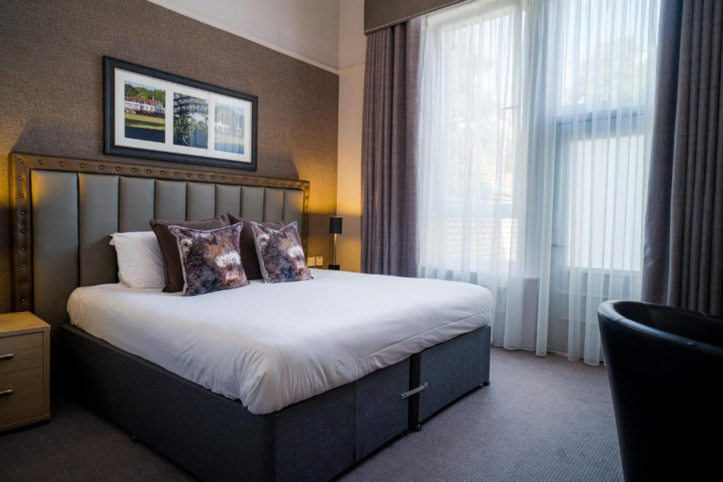 Number 10 Hotel 15/42
