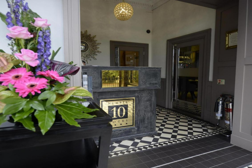 Number 10 Hotel 5/42