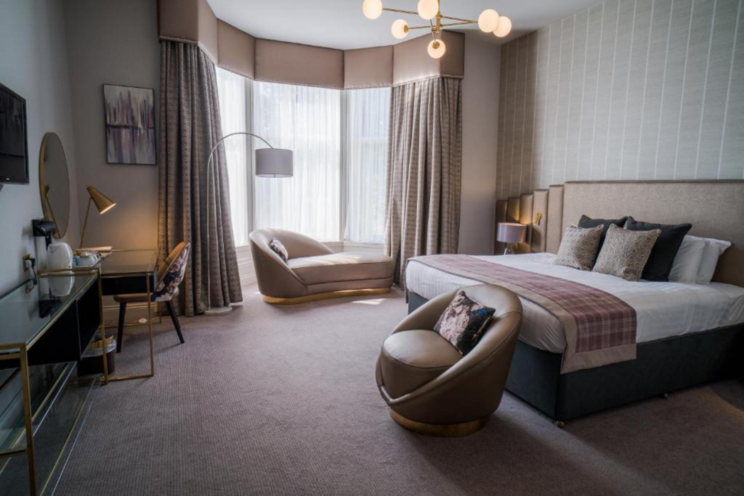 Number 10 Hotel 14/42
