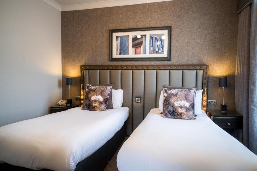 Number 10 Hotel 13/42