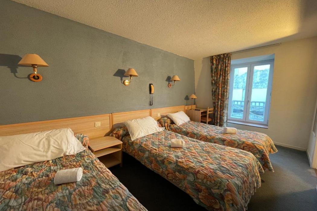 Hotel Corona 11/34