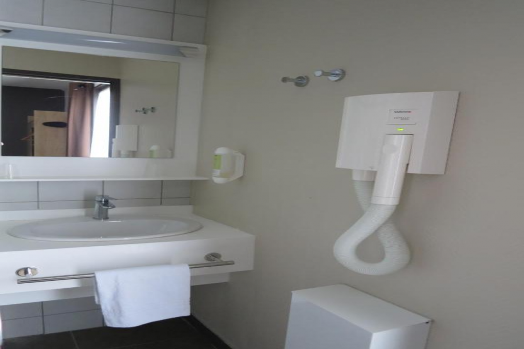 Hotel Wood Inn Merignac 28/52