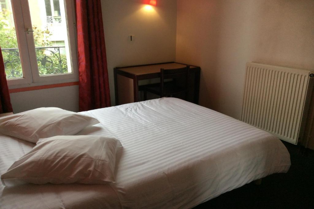 Hotel De La Place 11/23