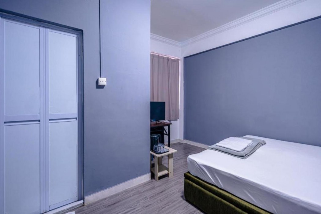K HOTEL 8 21/56