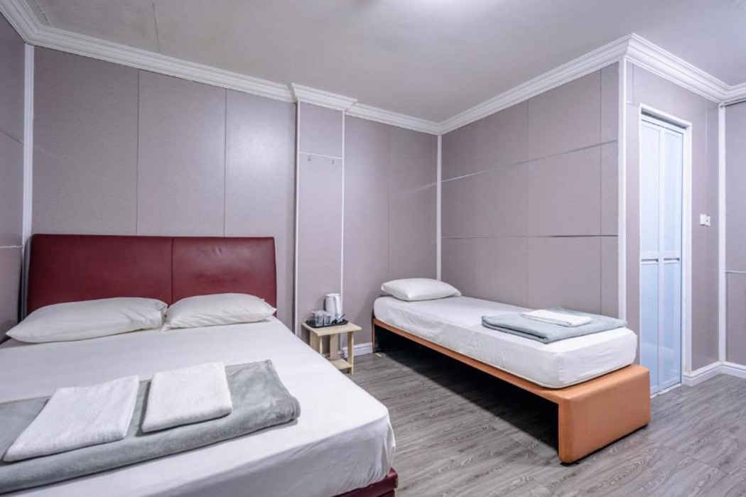 K HOTEL 8 18/56