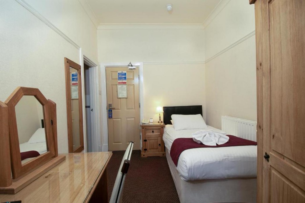 Skegness OYO Royal Hotel 12/60