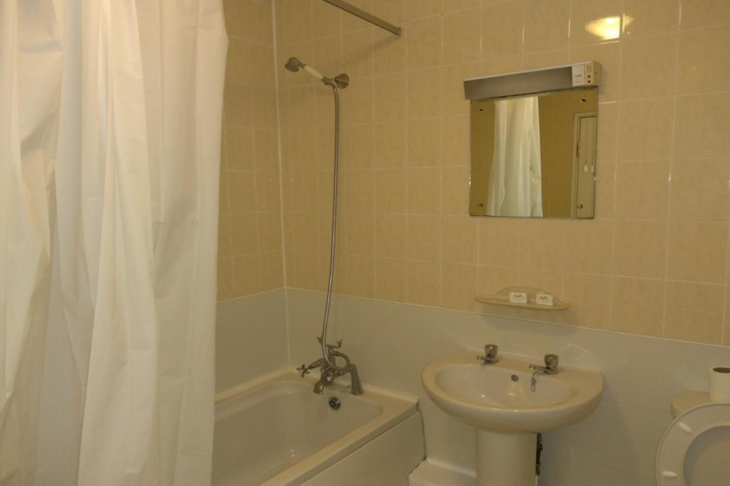 The Crown Hotel 8/37