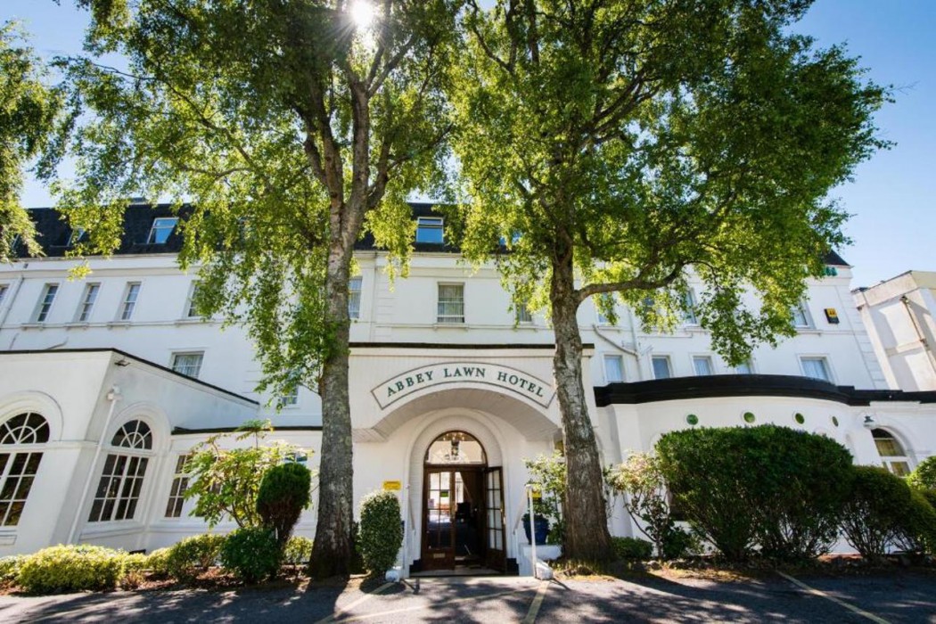 Abbey Lawn Hotel 1/64