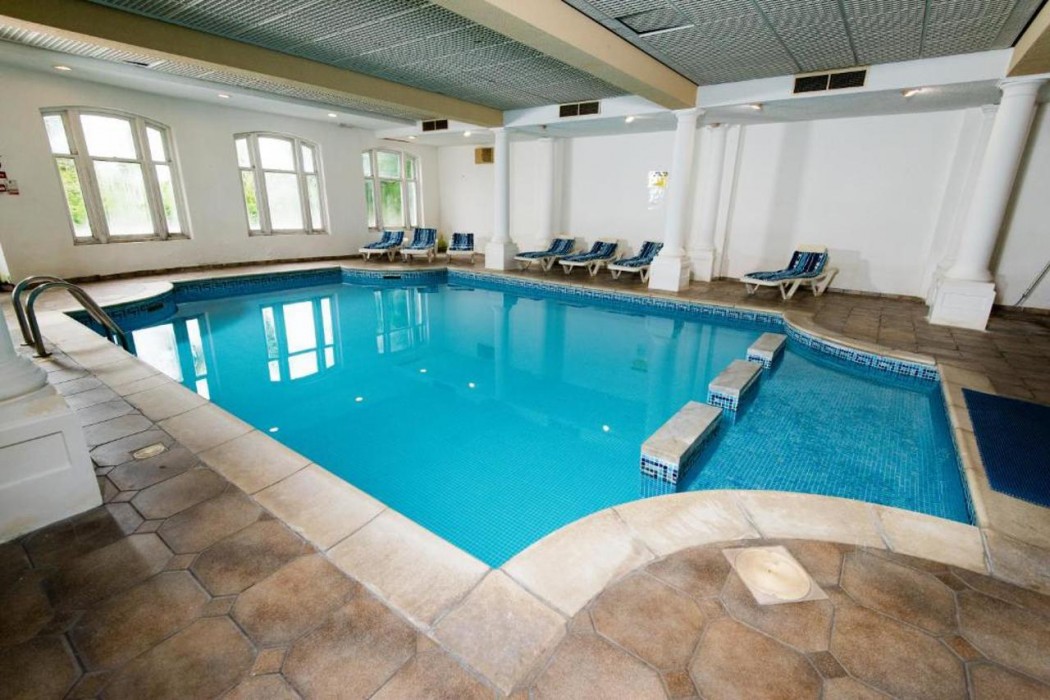 Abbey Lawn Hotel 40/64
