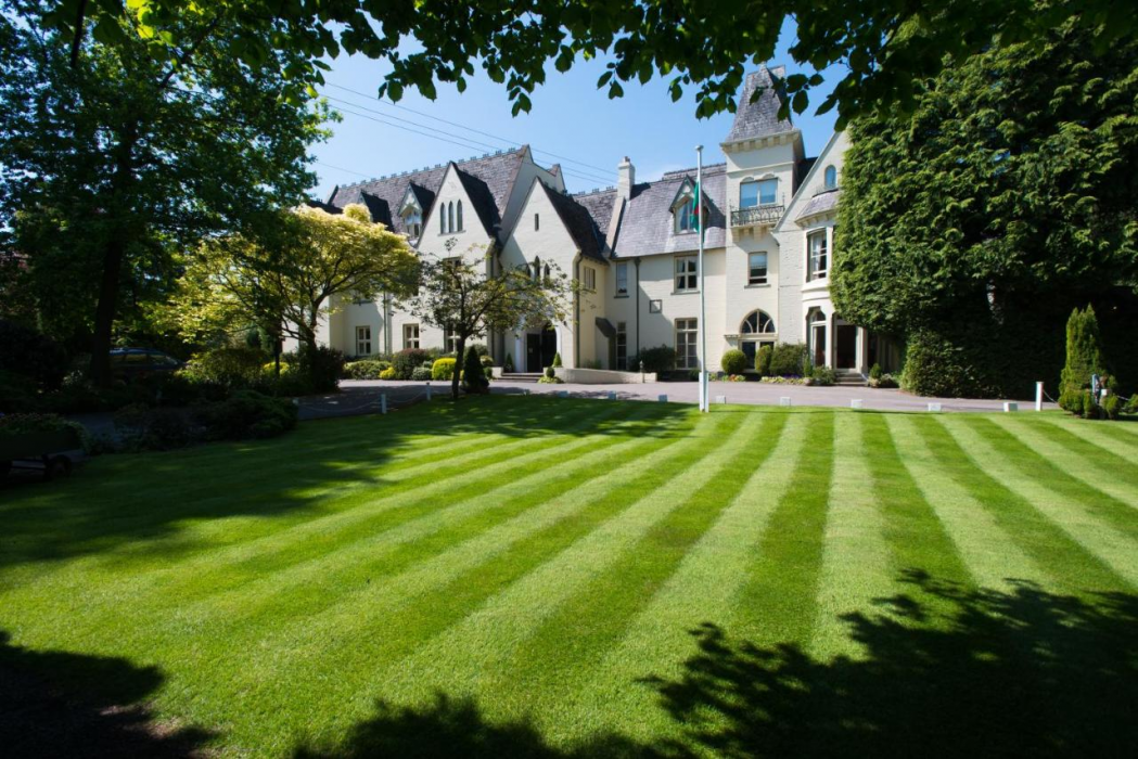 The Glen Yr Afon House Hotel 3/61